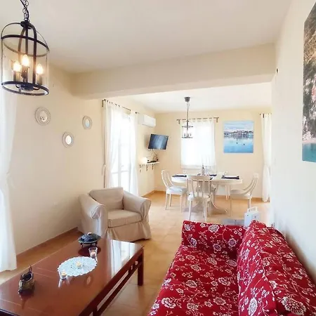 Just Listed Captain's Quarters Dream View 펜션 *